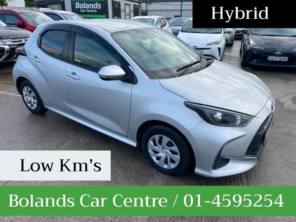 Toyota Yaris Hatchback, Petrol Hybrid, 2020, Silver