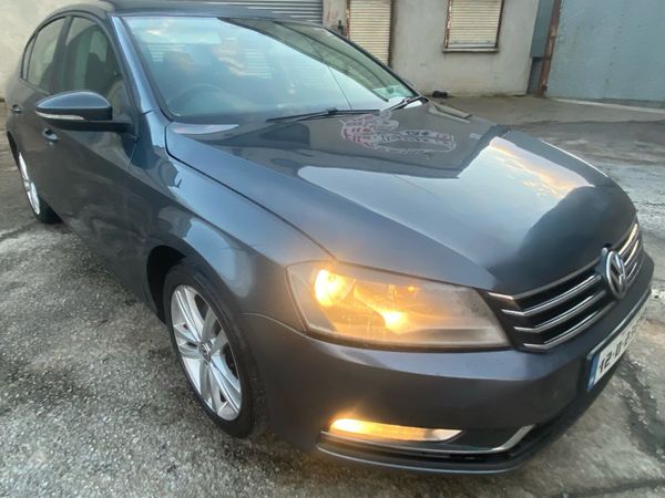 Volkswagen Passat Saloon, Diesel, 2012, Grey
