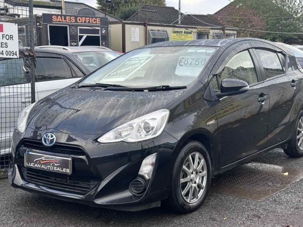 Toyota Aqua Hatchback, Petrol Hybrid, 2015, Black