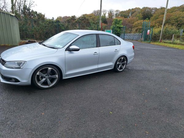 Volkswagen Jetta Saloon, Diesel, 2012, Silver