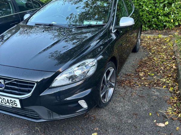 Volvo V40 Hatchback, Diesel, 2016, Black
