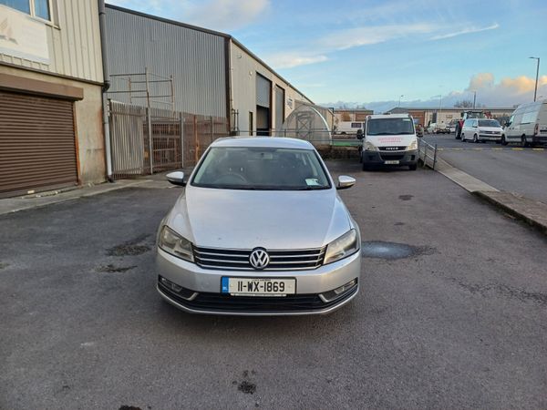 Volkswagen Passat Saloon, Diesel, 2011, Silver