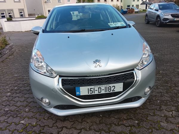 Peugeot 208 Hatchback, Petrol, 2015, Grey