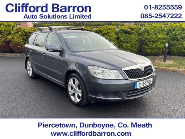 Skoda Octavia Estate, Petrol, 2011, Grey