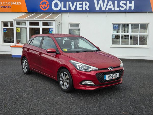 Hyundai i20 Hatchback, Petrol, 2017, Red