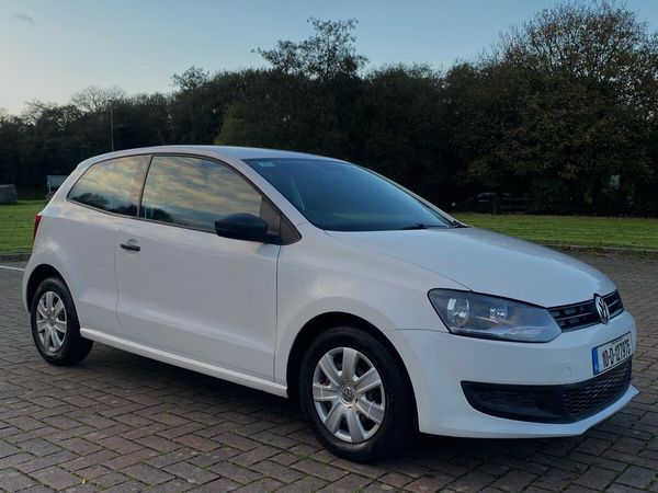 Volkswagen Polo Hatchback, Petrol, 2010, White