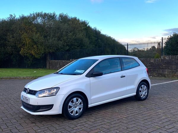 Volkswagen Polo Hatchback, Petrol, 2010, White