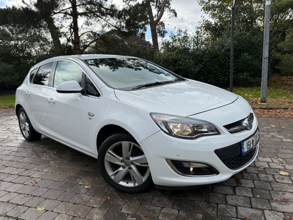 Vauxhall Astra Hatchback, Petrol, 2015, White