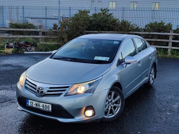 Toyota Avensis Saloon, Diesel, 2012, Grey