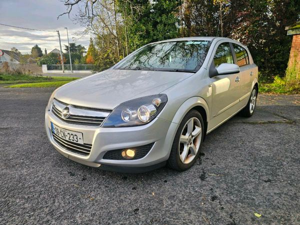 Opel Astra Hatchback, Petrol, 2008, Silver