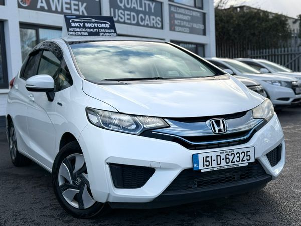 Honda Jazz Hatchback, Petrol Hybrid, 2015, White