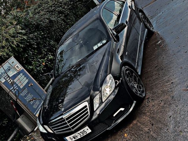 Mercedes-Benz E-Class Saloon, Diesel, 2011, Black