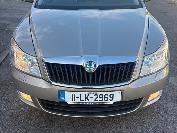 Skoda Octavia Hatchback, Diesel, 2011, Beige
