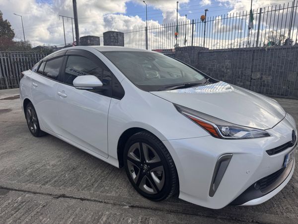 Toyota Prius Saloon, Petrol Hybrid, 2021, White