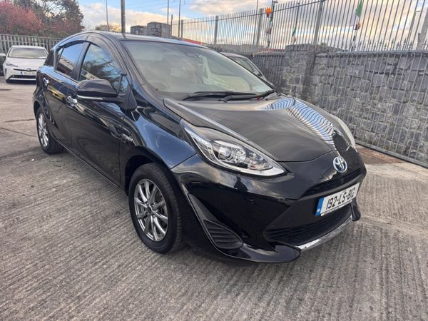 Toyota Aqua Hatchback, Petrol Hybrid, 2019, Black