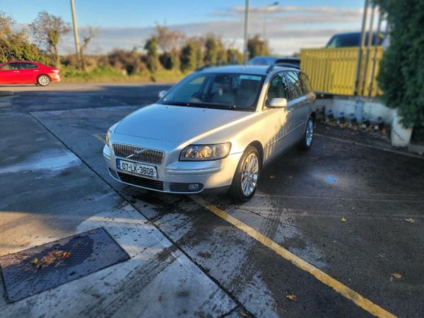 Volvo V50 Estate, Petrol, 2007, Silver