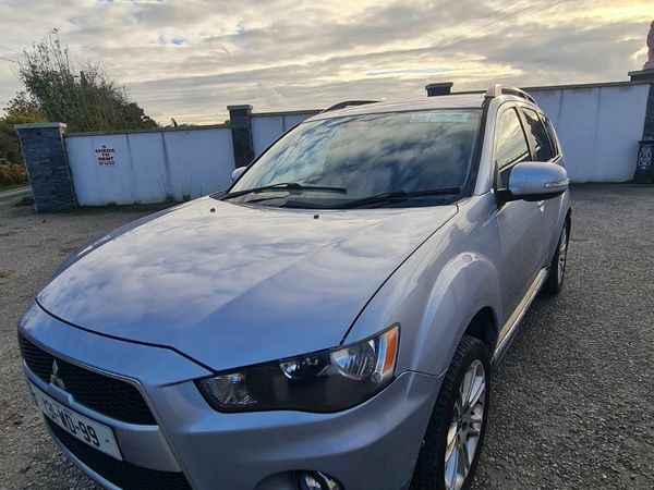 Mitsubishi Outlander SUV, Diesel, 2013, Silver