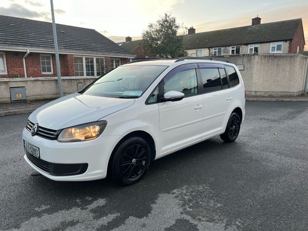 Volkswagen Touran MPV, Petrol, 2012, White
