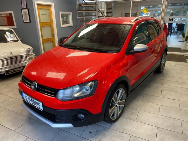 Volkswagen Polo Hatchback, Petrol, 2012, Red