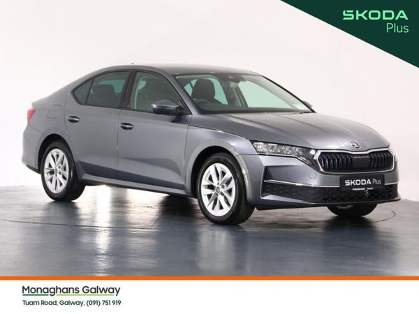 Skoda Octavia Hatchback, Diesel, 2025, Grey