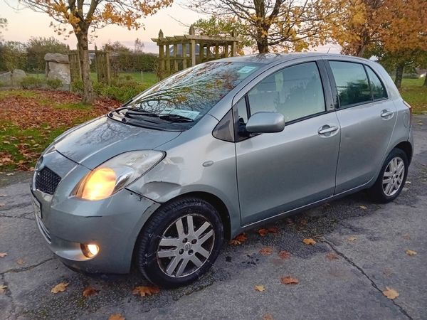 Toyota Yaris Hatchback, Petrol, 2007, Silver