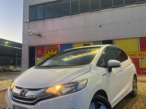 Honda Fit Hatchback, Petrol Hybrid, 2014, White