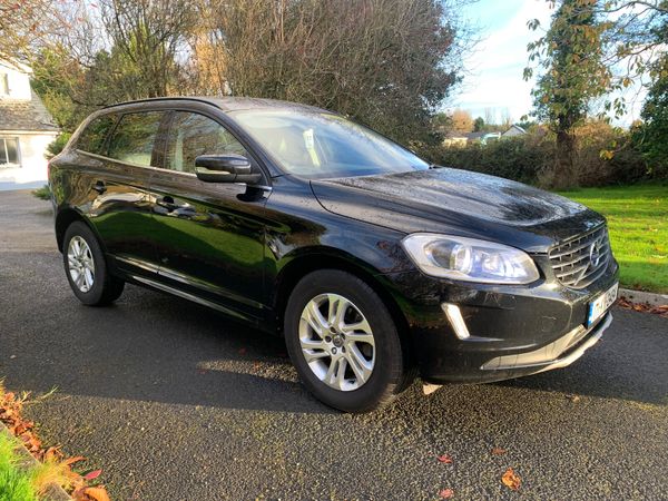 Nissan Qashqai Hatchback, Diesel, 2015, Red
