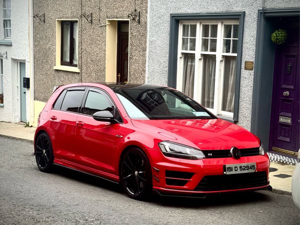 Volkswagen Golf Hatchback, Petrol, 2015, Red