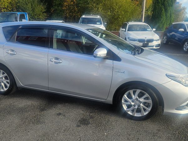 Toyota Auris Hatchback, Petrol Hybrid, 2018, Silver