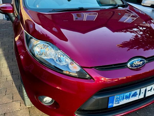 Ford Fiesta Hatchback, Petrol, 2009, Red
