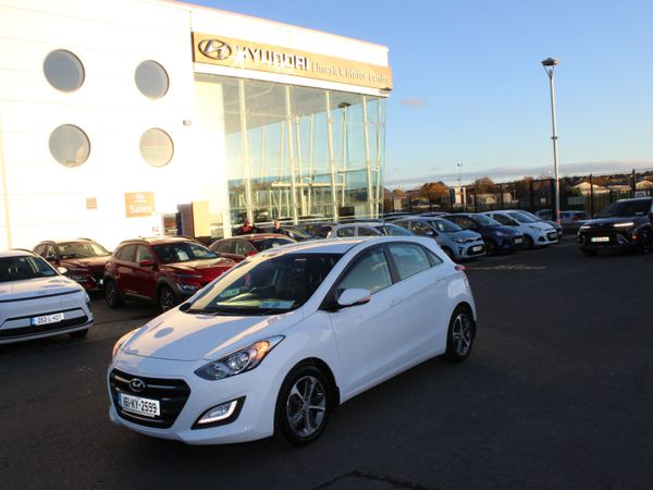 Hyundai i30 Hatchback, Petrol, 2016, White