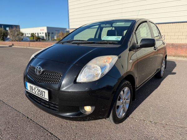Toyota Yaris Hatchback, Petrol, 2009, Black