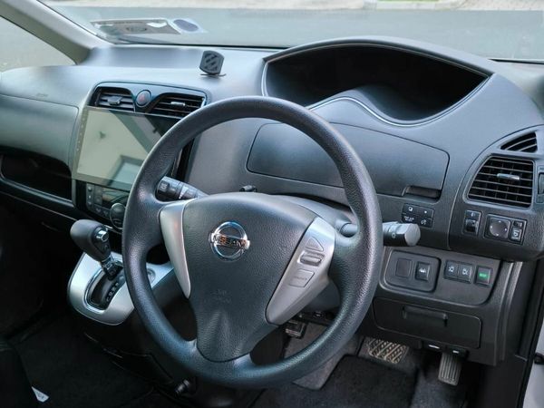 Nissan Serena MPV, Petrol Hybrid, 2015, White