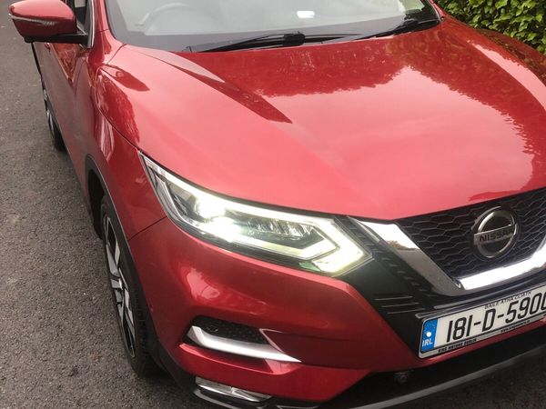 Nissan Qashqai Hatchback, Diesel, 2018, Red