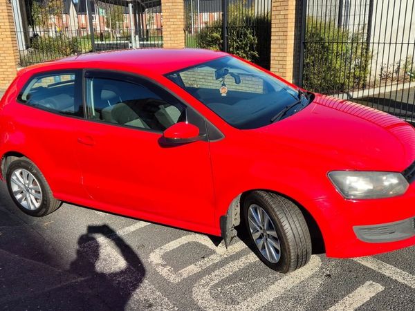 Volkswagen Polo Hatchback, Diesel, 2011, Red