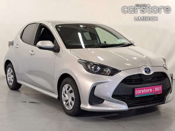 Toyota Yaris Hatchback, Petrol Hybrid, 2021, Silver