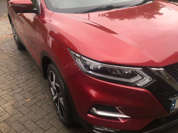 Nissan Qashqai Hatchback, Diesel, 2018, Red