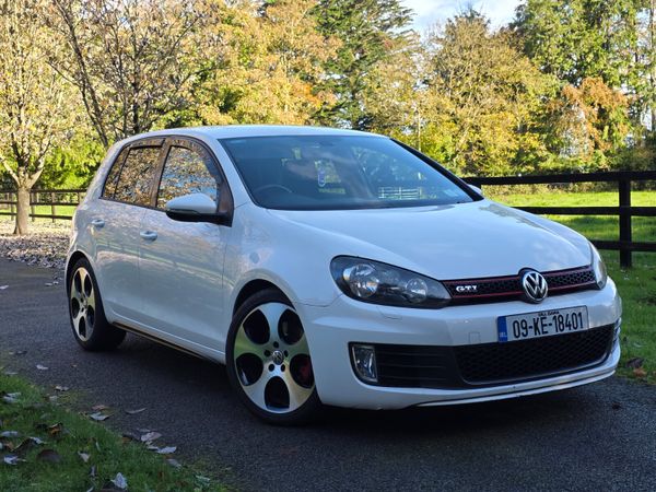 Volkswagen Golf Hatchback, Petrol, 2009, White