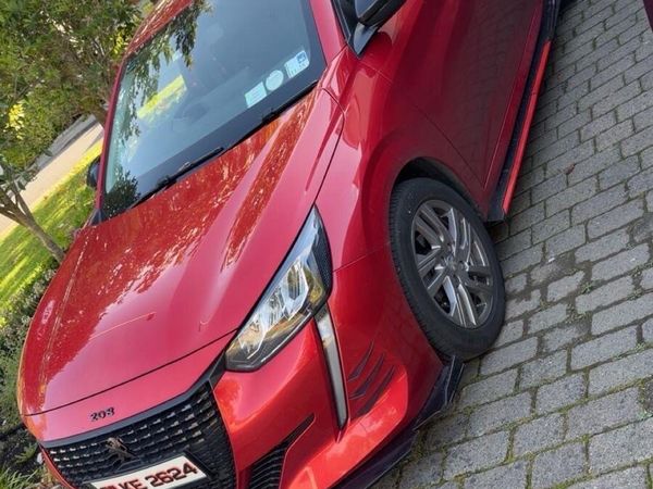 Peugeot 208 Hatchback, Petrol, 2021, Red