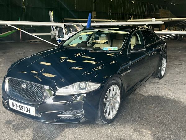 Jaguar XJ Saloon, Diesel, 2011, Black
