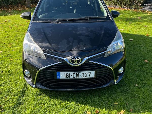 Toyota Yaris Hatchback, Petrol, 2016, Black