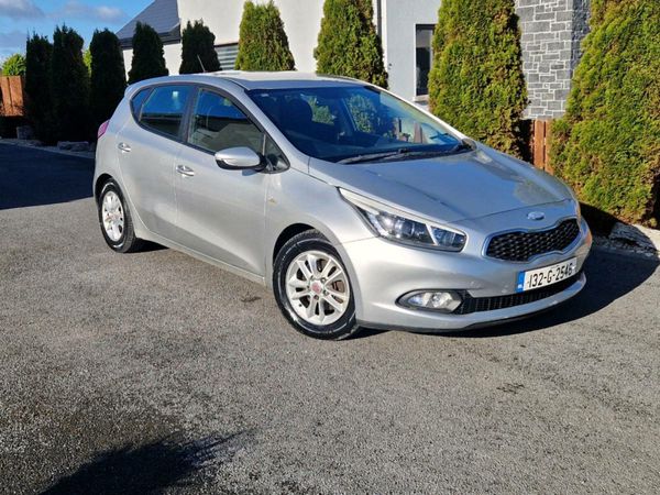 Kia Ceed Hatchback, Diesel, 2013, Silver