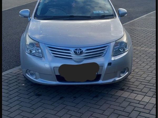 Toyota Avensis Saloon, Diesel, 2010, Silver