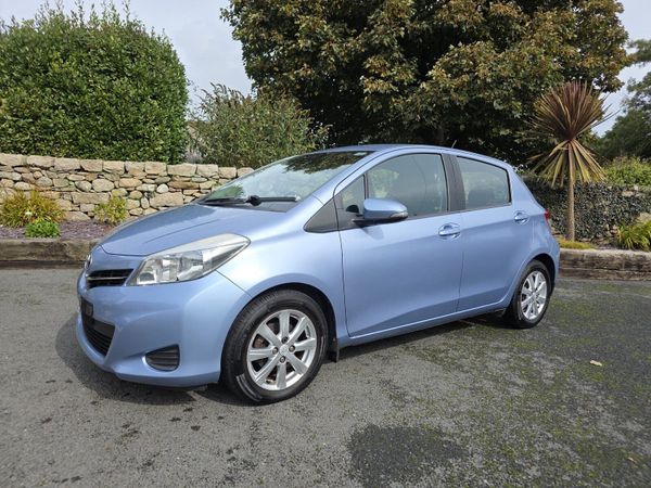 Toyota Yaris Hatchback, Petrol, 2013, Blue