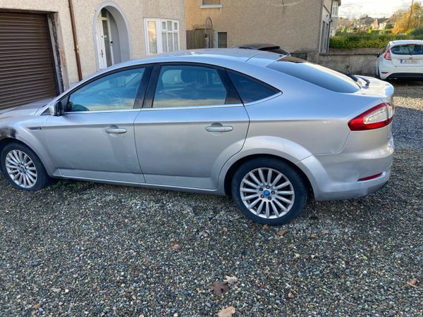 Ford Mondeo Hatchback, Diesel, 2013, Silver