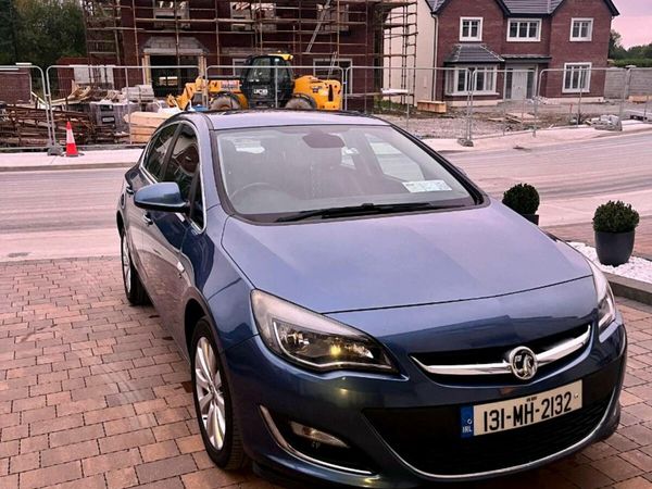 Vauxhall Astra Hatchback, Diesel, 2013, Blue