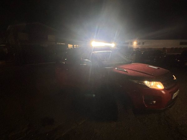 Volkswagen Golf SUV, Diesel, 2011, Red