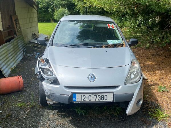 Renault Clio Hatchback, Ethanol Petrol, 2012, Silver