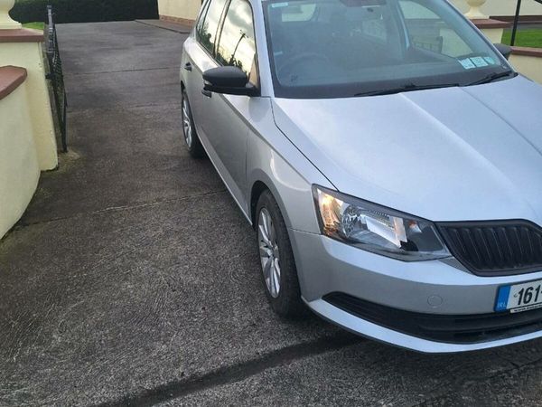 Skoda Fabia Hatchback, Petrol, 2016, Silver