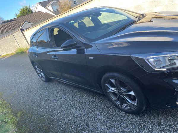 Ford Focus Hatchback, Petrol Hybrid, 2022, Black